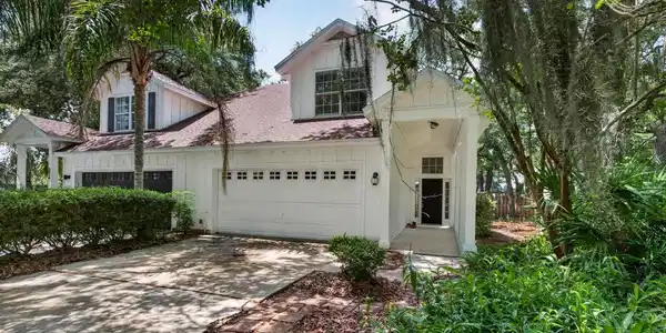 Image 4: 2019 Village Ln-4
