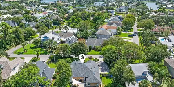 525 SUNSET Drive