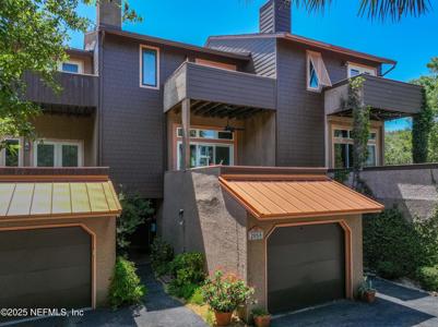 2058 BEACH Avenue