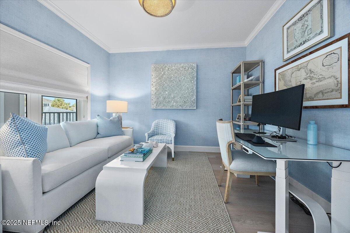 Image 3: office