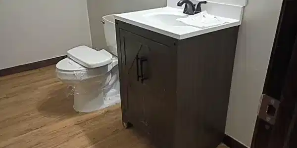 Image 4: bathroom