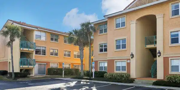 Image 3: 3-web-or-mls-Laguna Villa Blvd c21-003