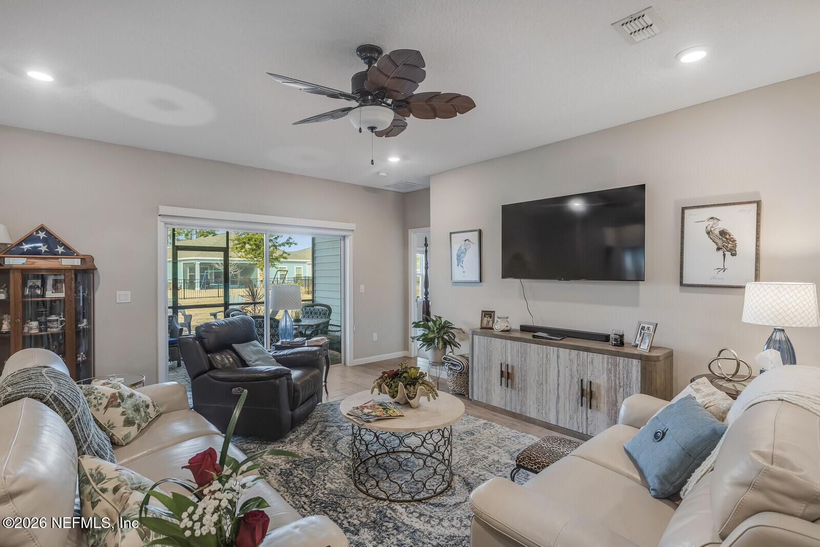 Image 3: 04_Front_Porch_Media_85257_Sagamore_04_m