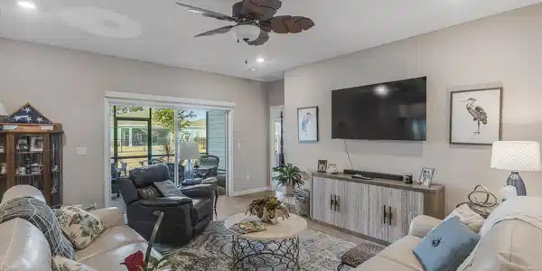 Image 3: 04_Front_Porch_Media_85257_Sagamore_04_m