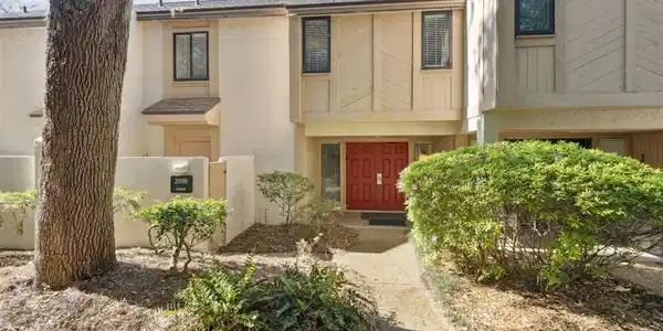 2098 BEACH WOOD Road