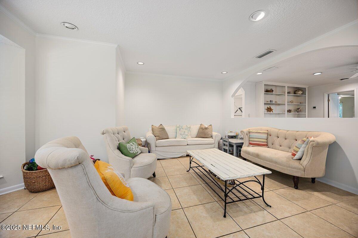 Image 2: Living Room