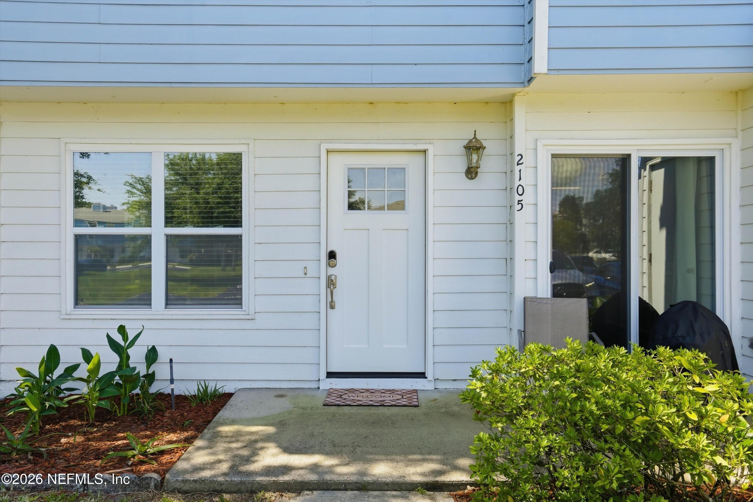 Image 3: 04-Front Porch