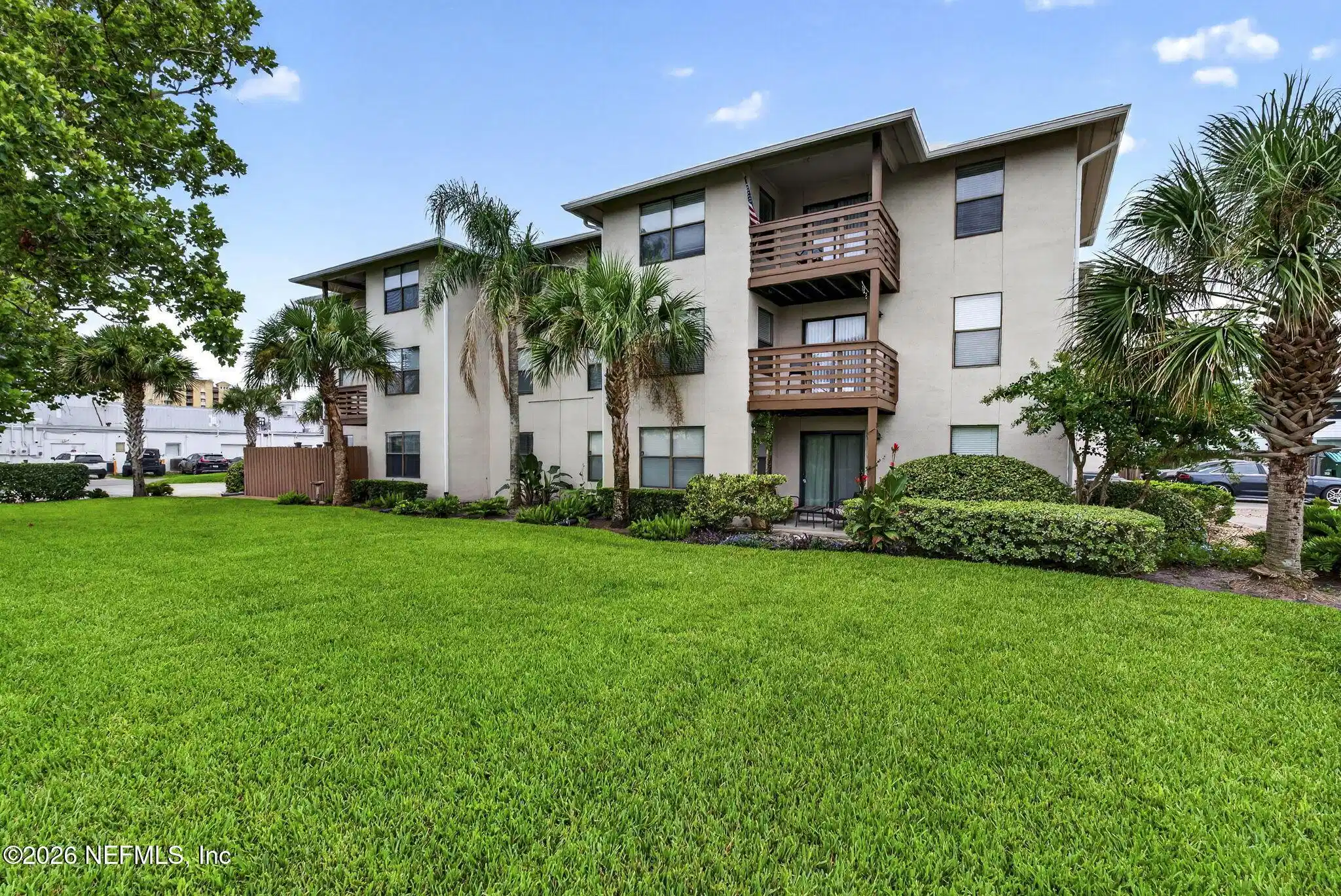 Image 1: 5-web-or-mls-DSC09669
