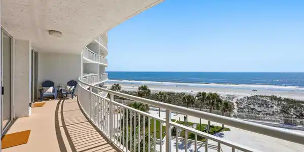 Image 4: 1601 Ocean Dr. S. #408