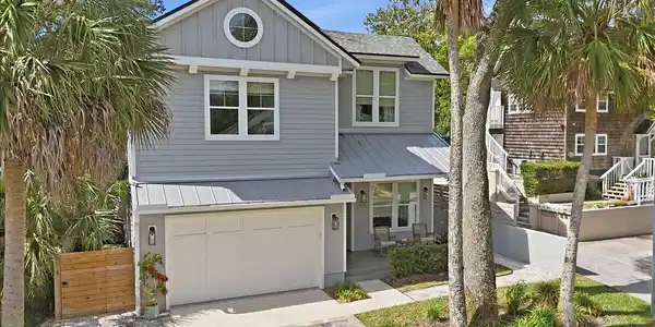 370 8TH Street