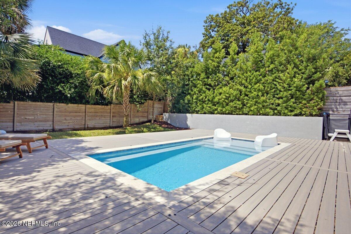 Image 2: pool