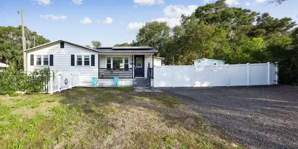 Image 3: 2-web-or-mls-1000 Date St (1 of 47)