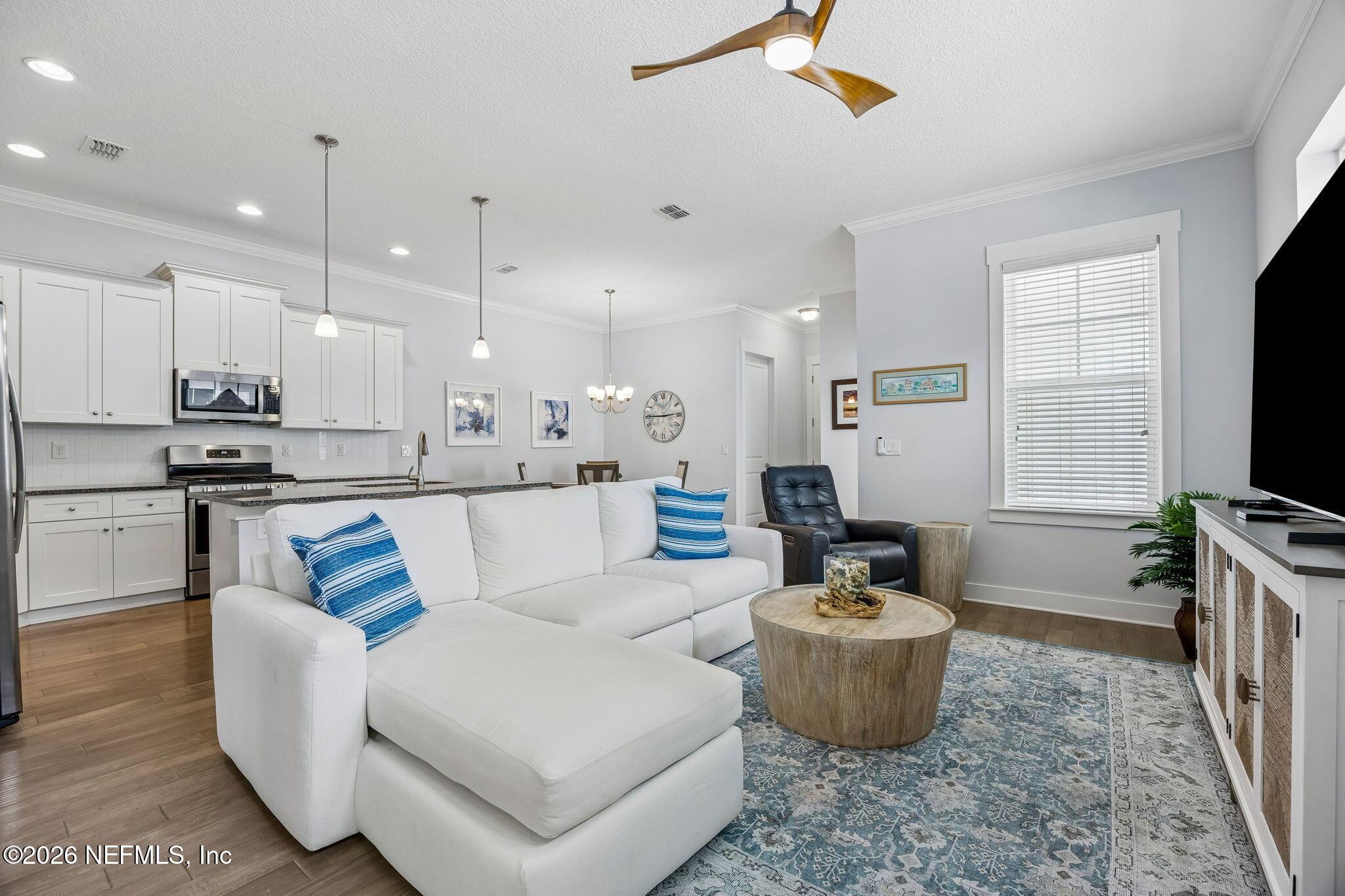 Image 4: 11-web-or-mls-1419 Coastal Oak Dr-18