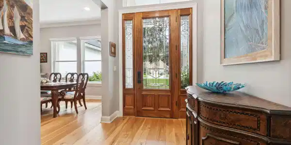 Image 4: Foyer & Entryway View