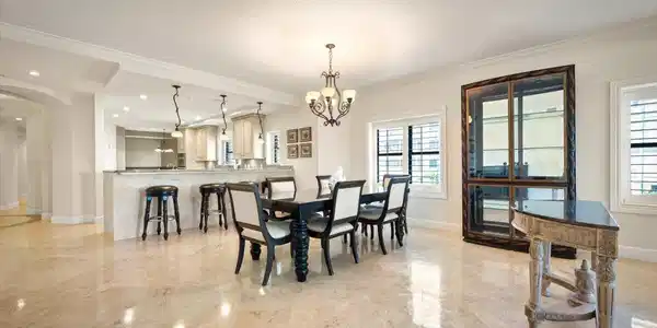Image 4: 4 Dining-Kitchen