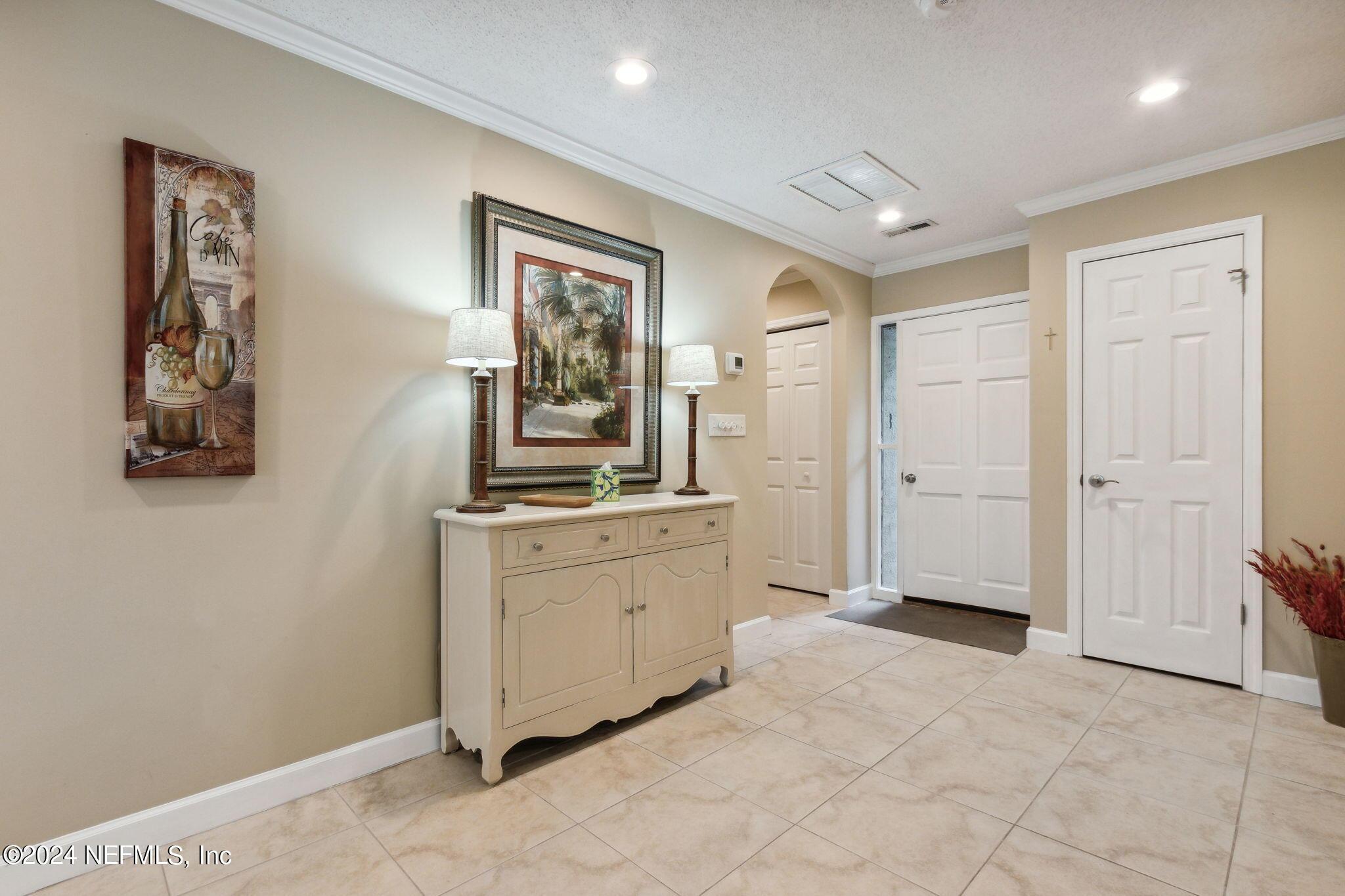 Image 3: SeaMarsh_Foyer2