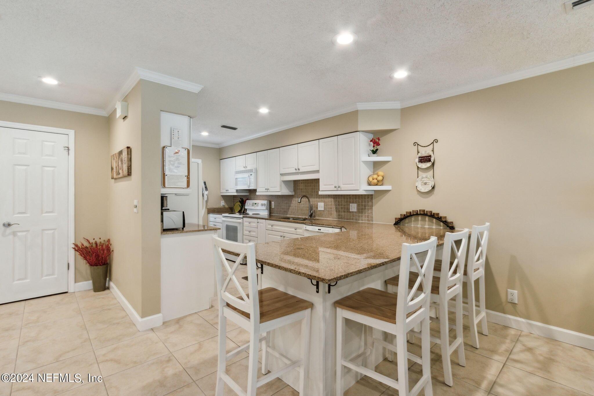 Image 4: SeaMarsh_Kitchen