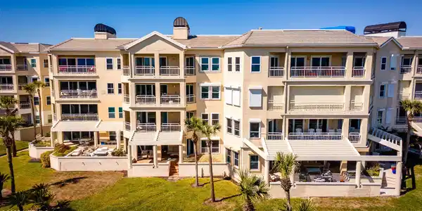 916 SPINNAKERS REACH Drive