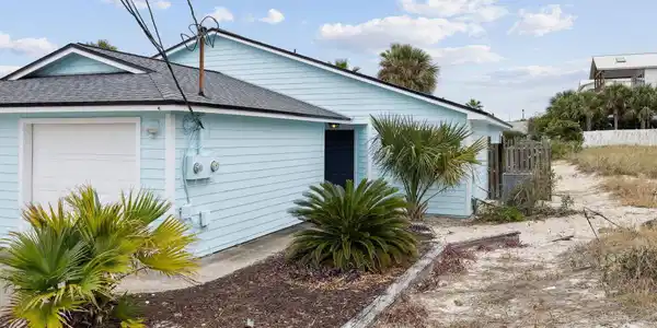 Image 2: 3-web-or-mls-2784 W 5th St (2 of 50)