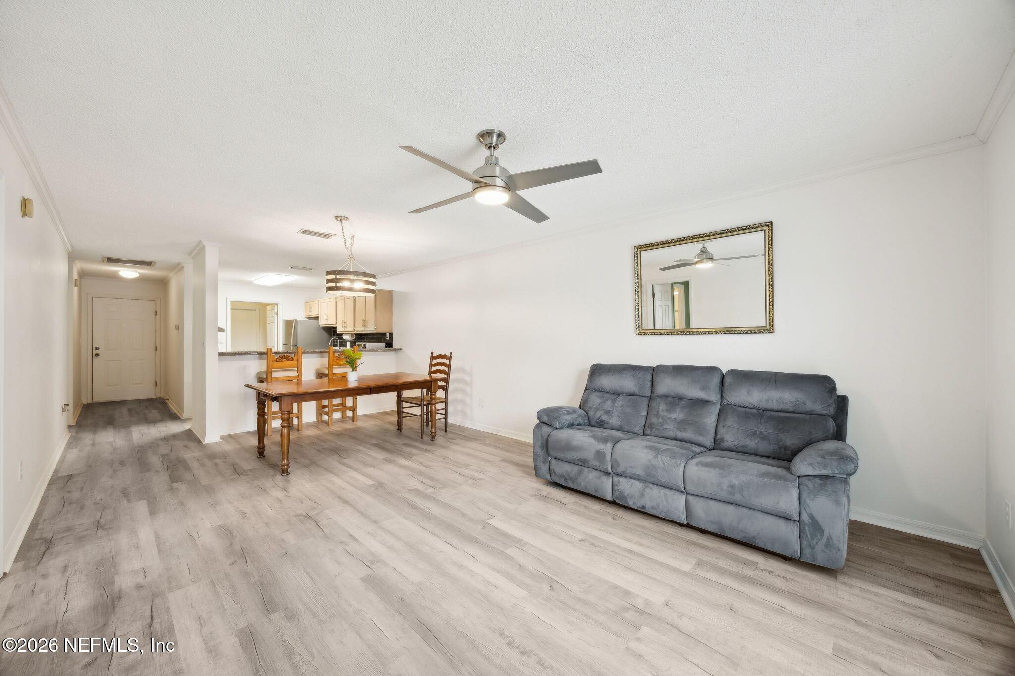 Image 4: 5-web-or-mls-2784 W 5th St (12 of 50)