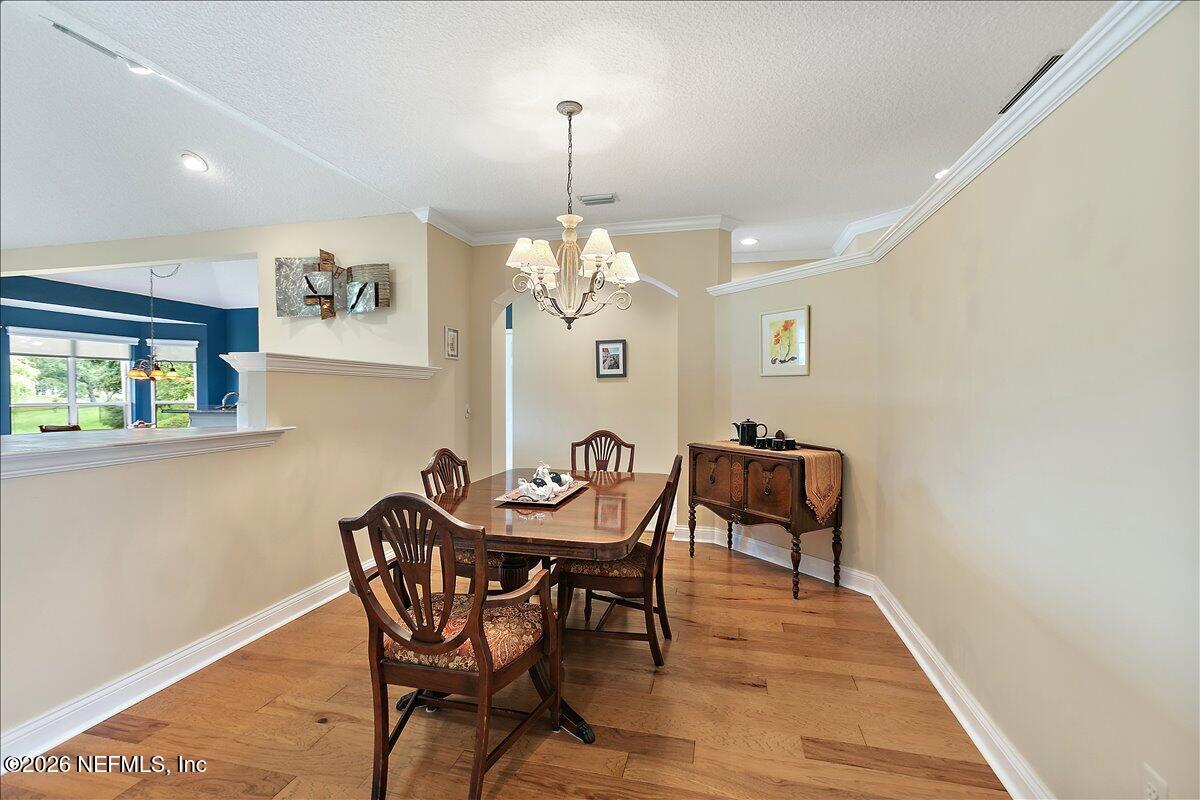 Image 4: 04-Dining Room