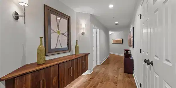 Image 3: Foyer