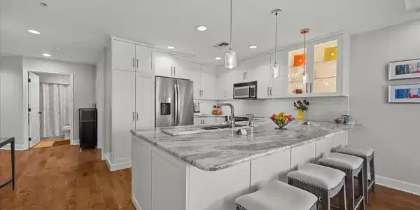 Image 4: Breakfast Bar