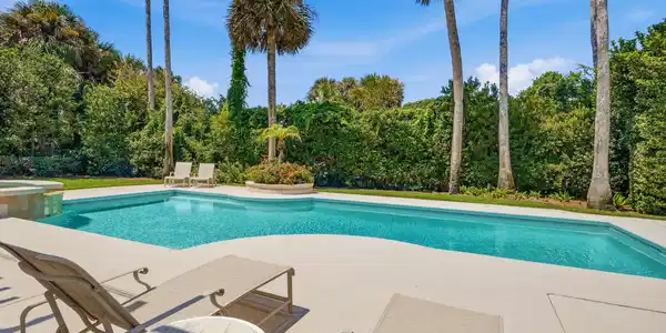 Image 4: Private pool