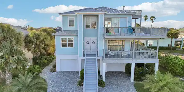 210 OUTRIGGER Way