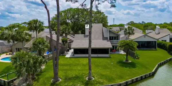 3 LAKE JULIA Drive S
