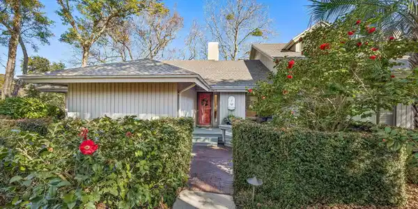 2412 BOXWOOD Lane