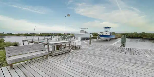 Image 4: Boat Slip with 15000 Pound Lift Included