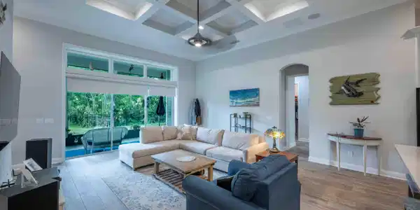 Image 4: family room2