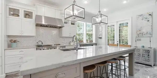 Image 4: 21-Kitchen