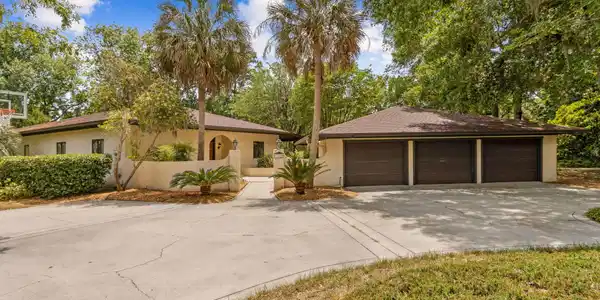 1315 AUTUMN TRACE