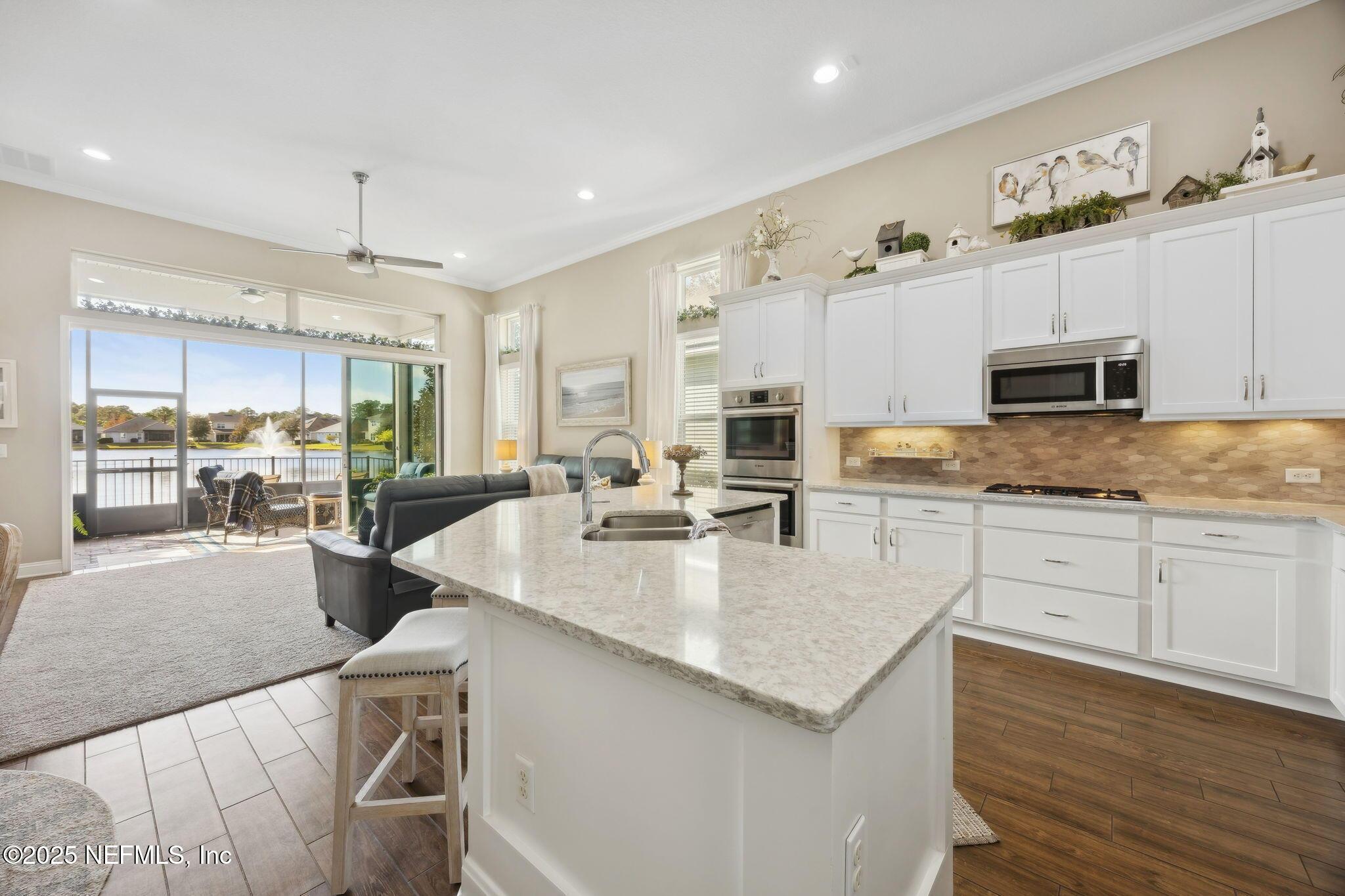 Image 2: 19-web-or-mls-396 Sargasso St-36