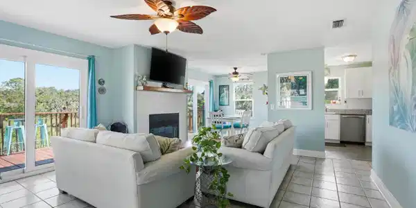 Image 4: 04-Living Room
