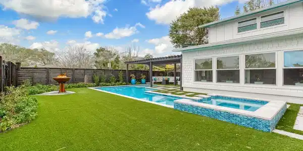 Image 2: Saltwater pool