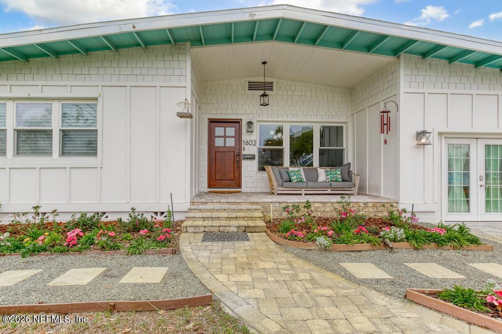 Image 4: Front porch