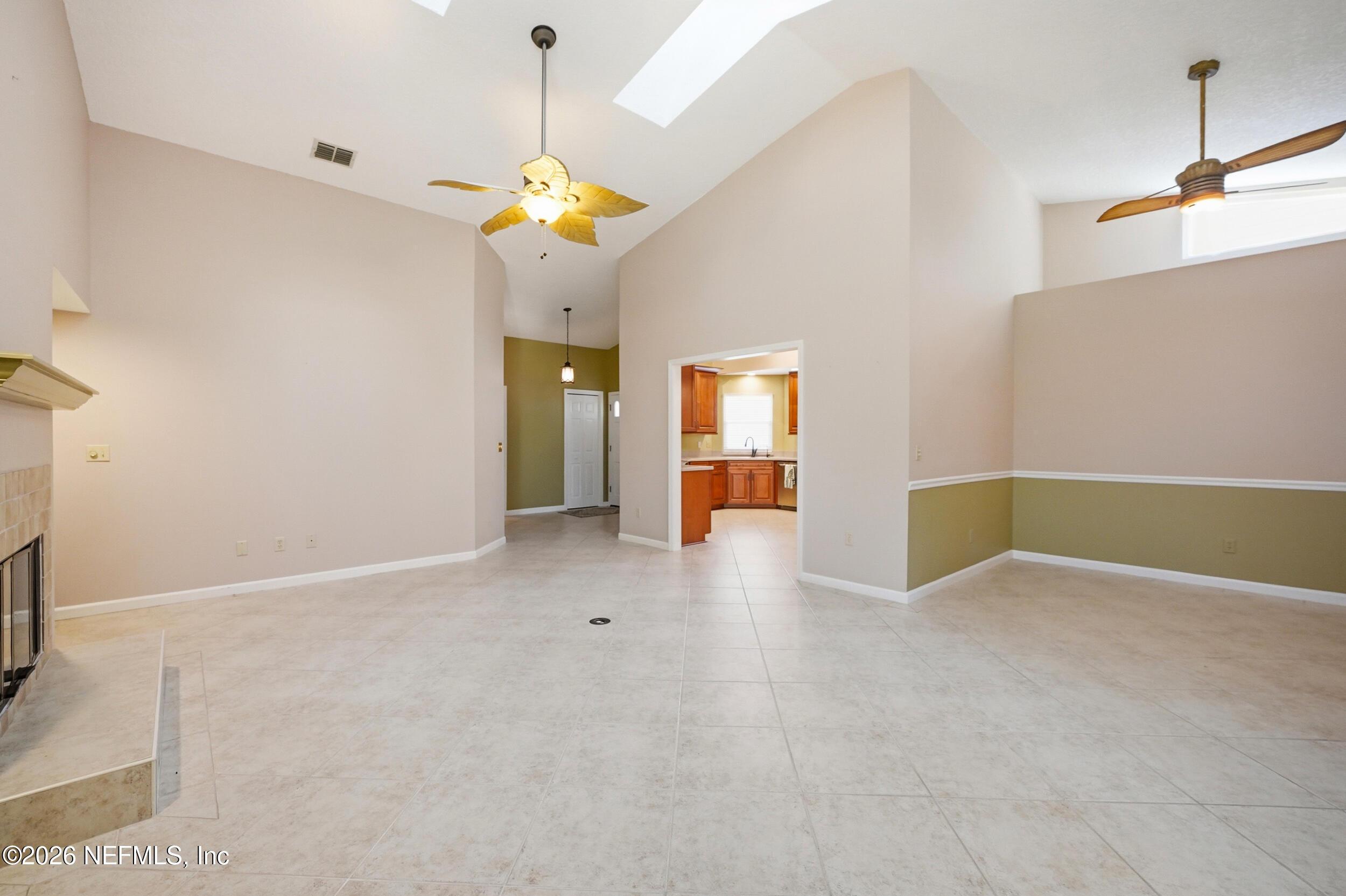 Image 4: 7 walker's ridge dr-004