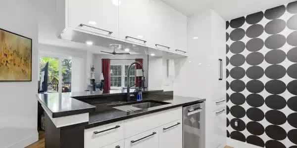1080 BELLA VISTA Boulevard