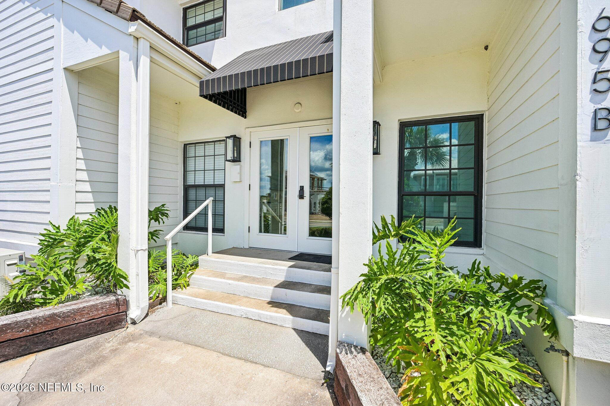Image 4: Front Entry