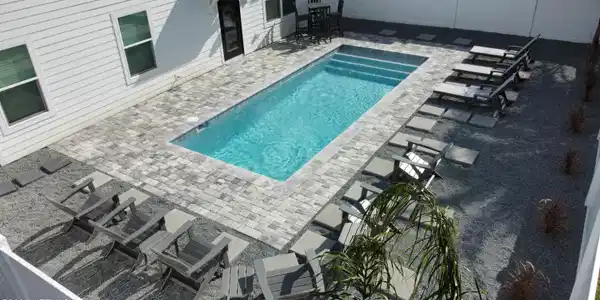 Image 2: 38 Magnolia Ave