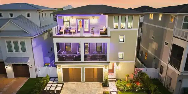 Image 4: Front Elevation