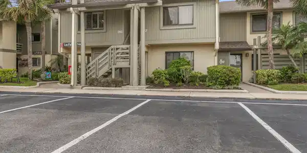 97 VILLAGE LAS PALMAS Circle