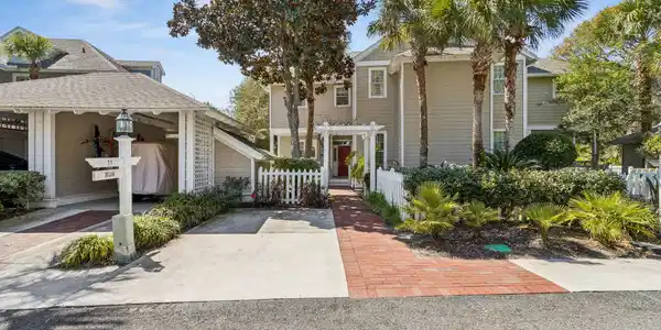 11 LITTLE DUNES Circle