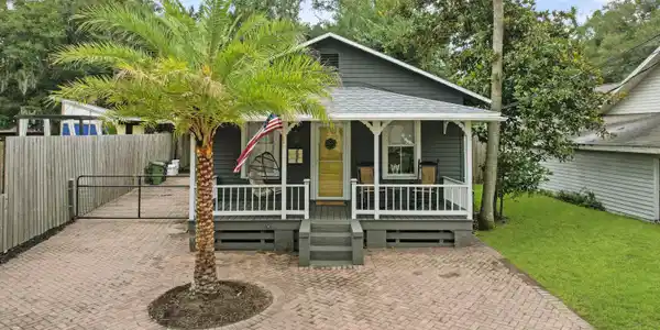 11 HILDRETH Drive
