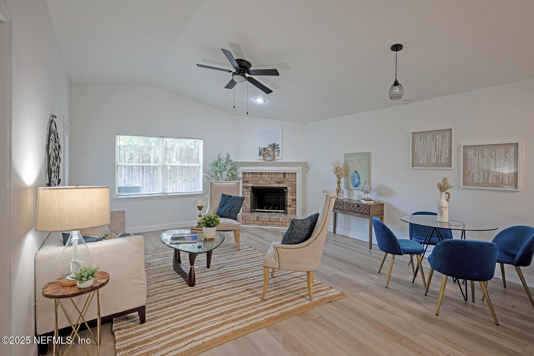 Image 2: 01 Living Room