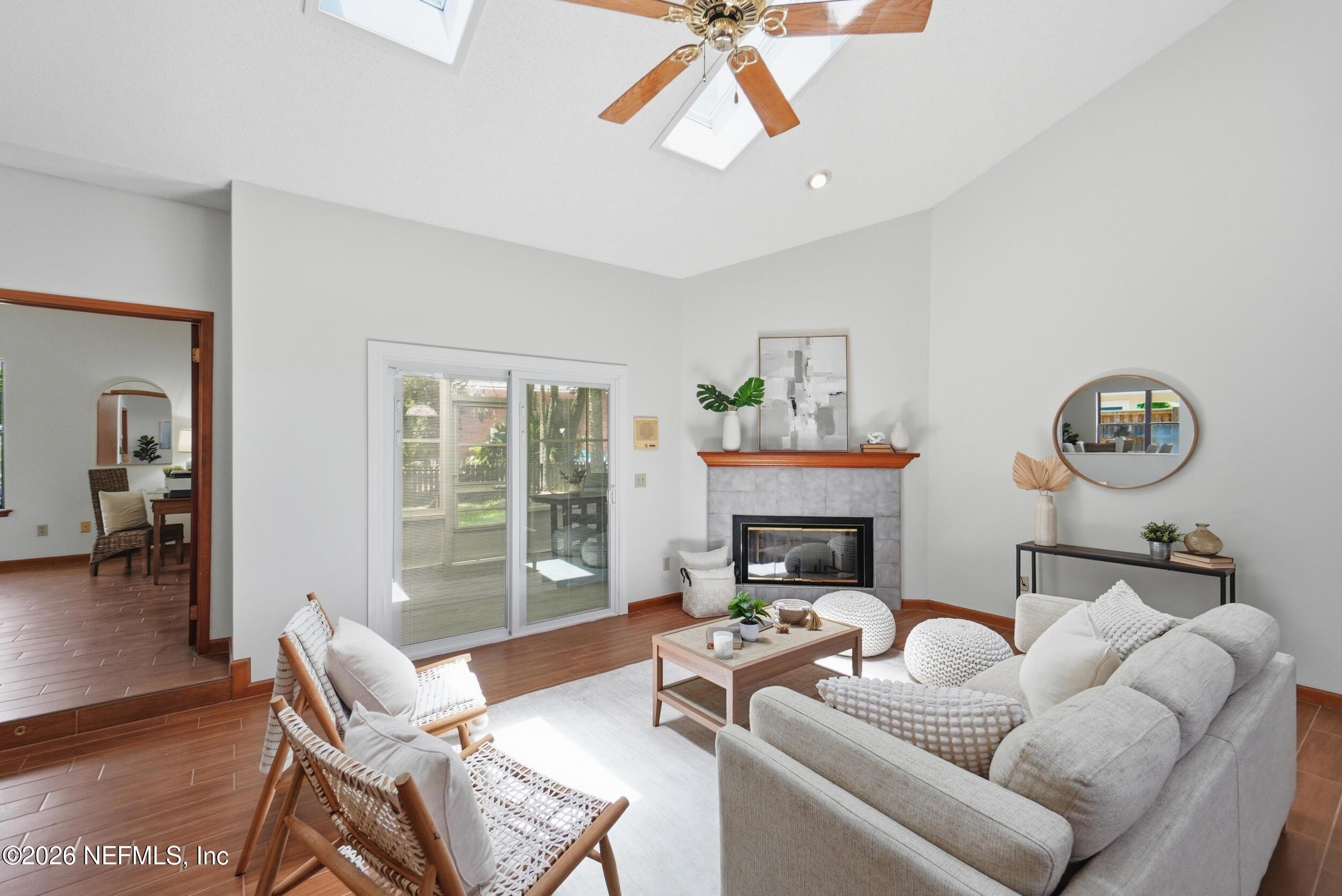 Image 3: Open Floor Plan