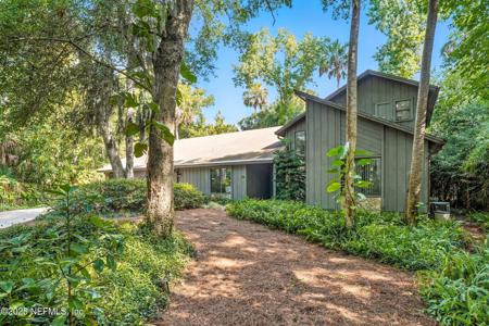 1918 OAK Circle